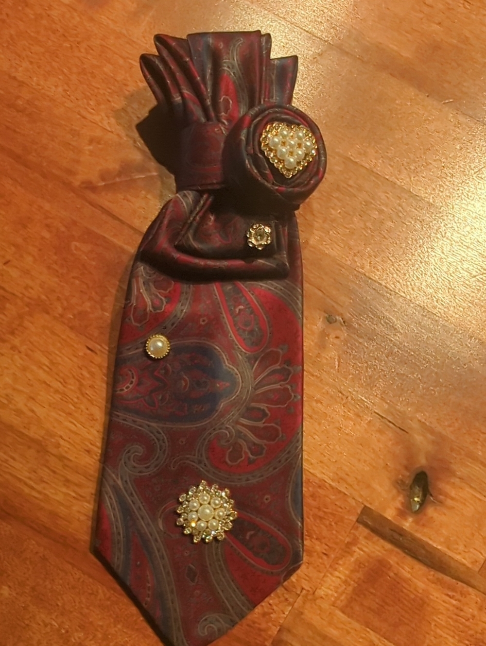 Burgundy Paisley Tie with Pearl Accent - Unbranded